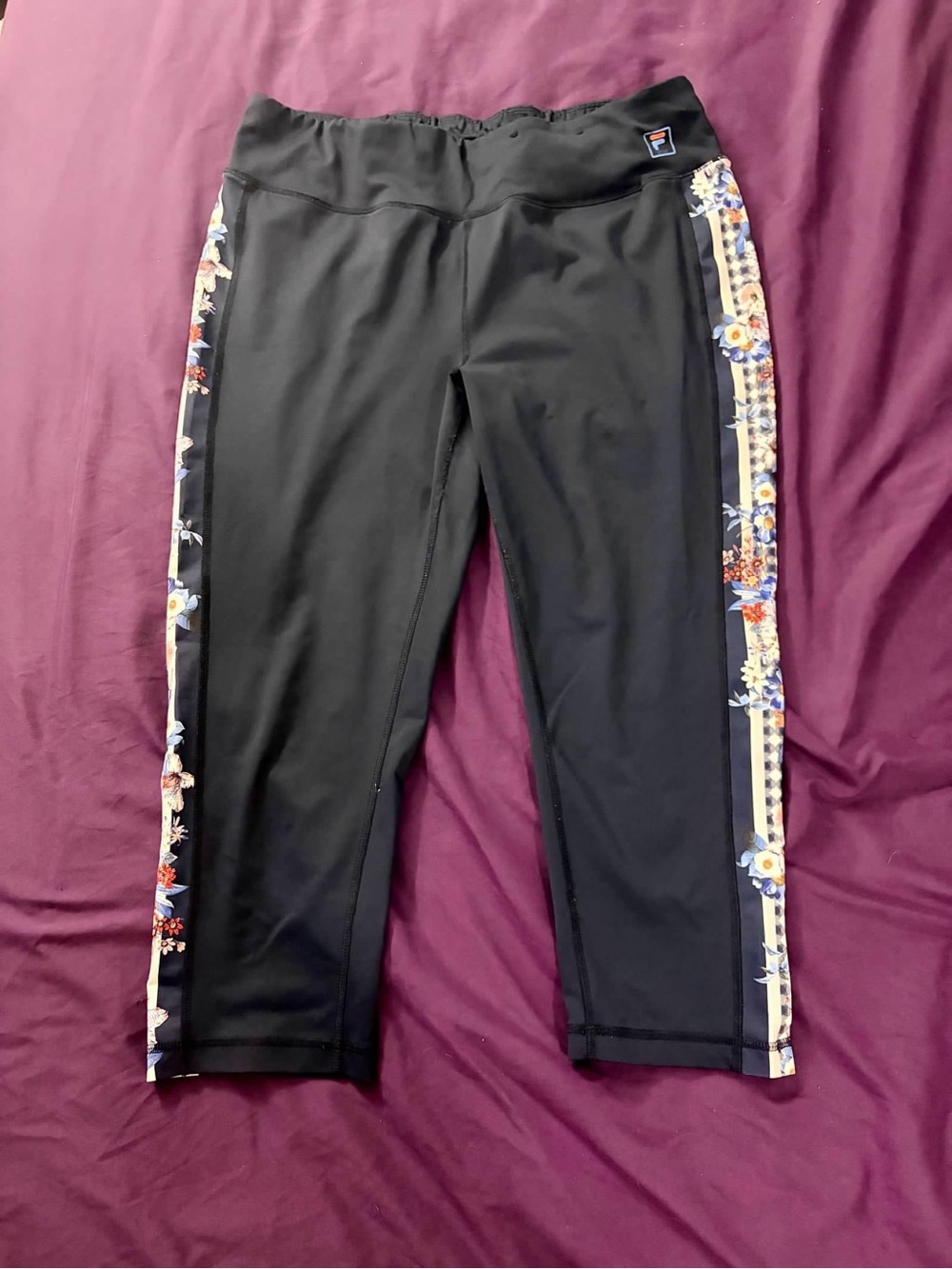 FILA Women’s Navy Blue Floral Side Stripe Capri Leggings Activewear
